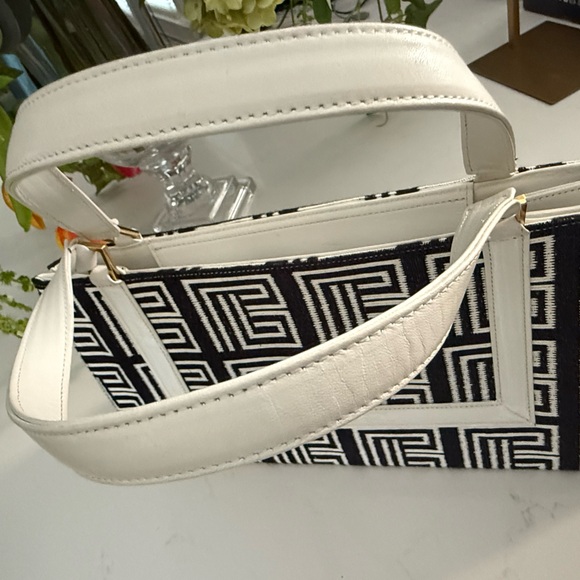 Balmain Signature B Black and White Handbag RARE Style - Picture 14 of 15